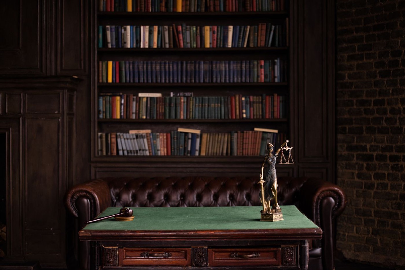 Biblioteca de un despacho de abogados
